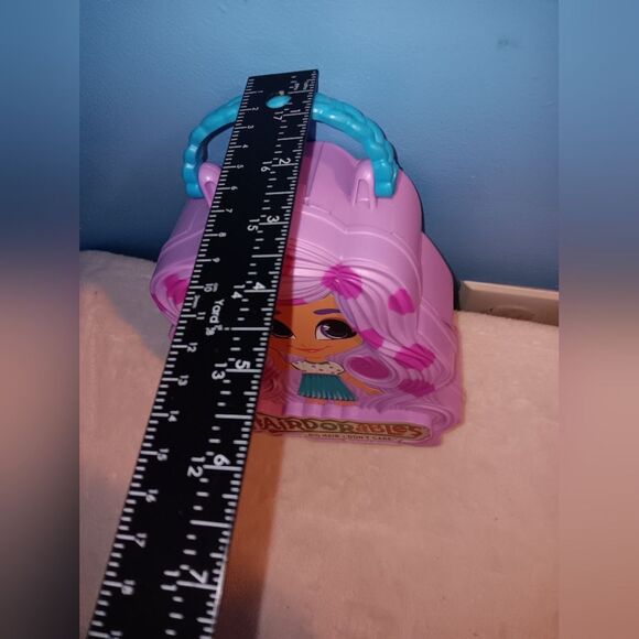 Hairdorables Phoebe with Carrying Case Pre-owned - Picture 5 of 10